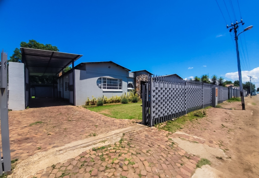 Commercial Property for Sale in Die Bult North West